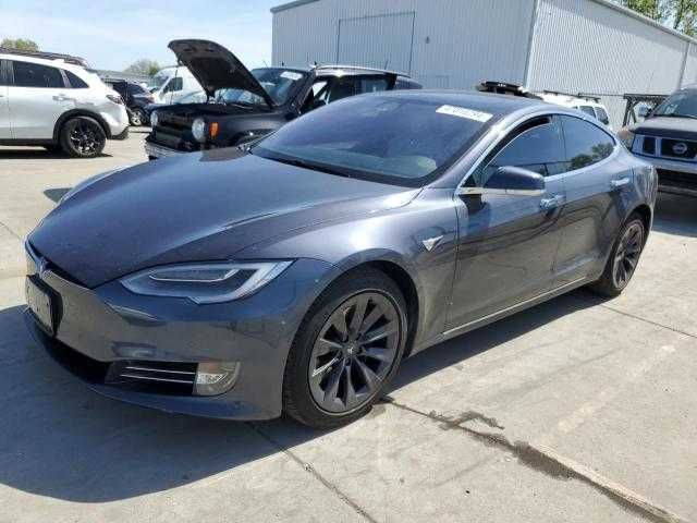 Tesla Model S 2020