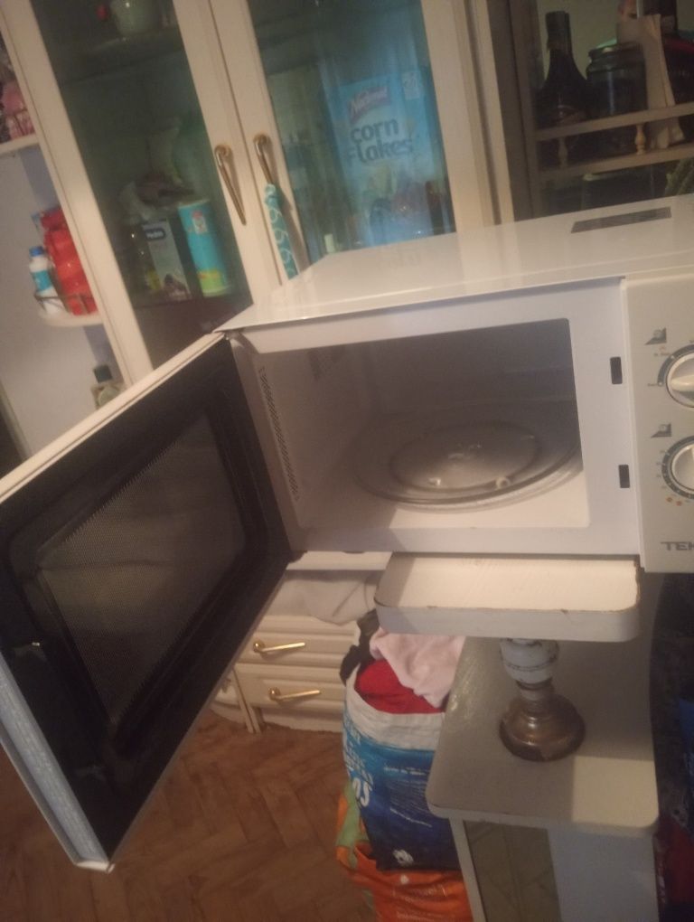 Micro-ondas com prato e com grill