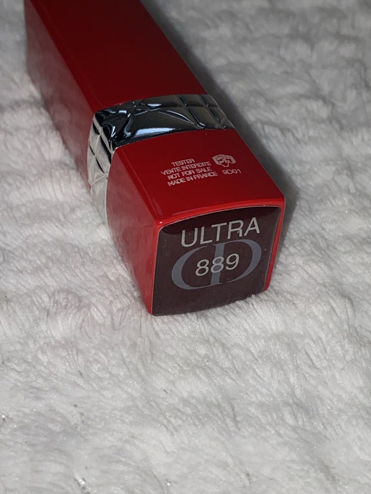 Szminka Dior Ultra 889