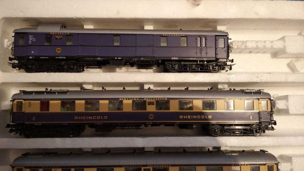 Состав вагонов Liliput Rheingold. Не Piko.