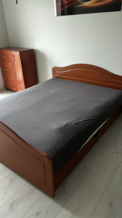 Łóżko 160x200 z materacem