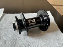 Piasta Novatec D041SB-15 przod