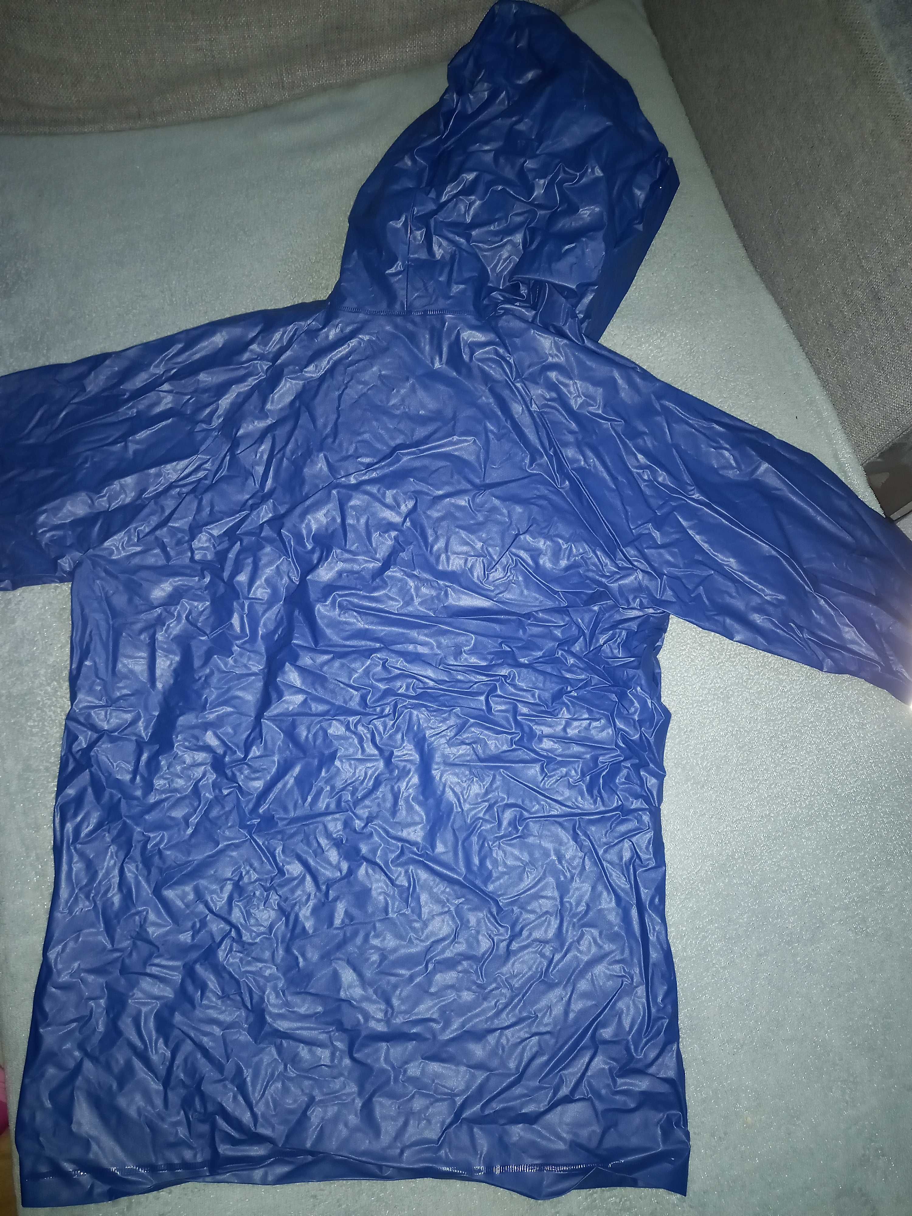 Przeciwdeszczowy płaszcz 104-110