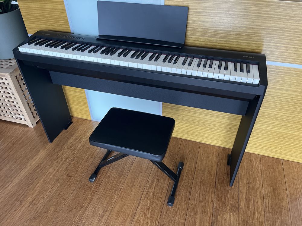 Pianino cyfrowe Roland FP30 z oryginalnym stojakiem