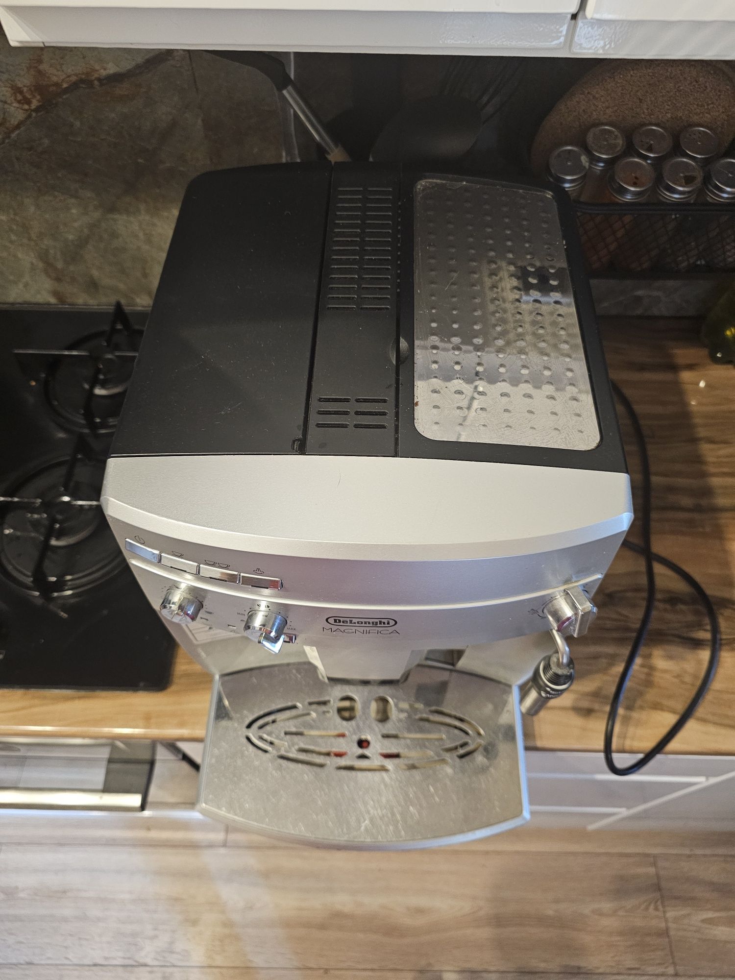 EKSPRES DO KAWY Delonghi Magnifica