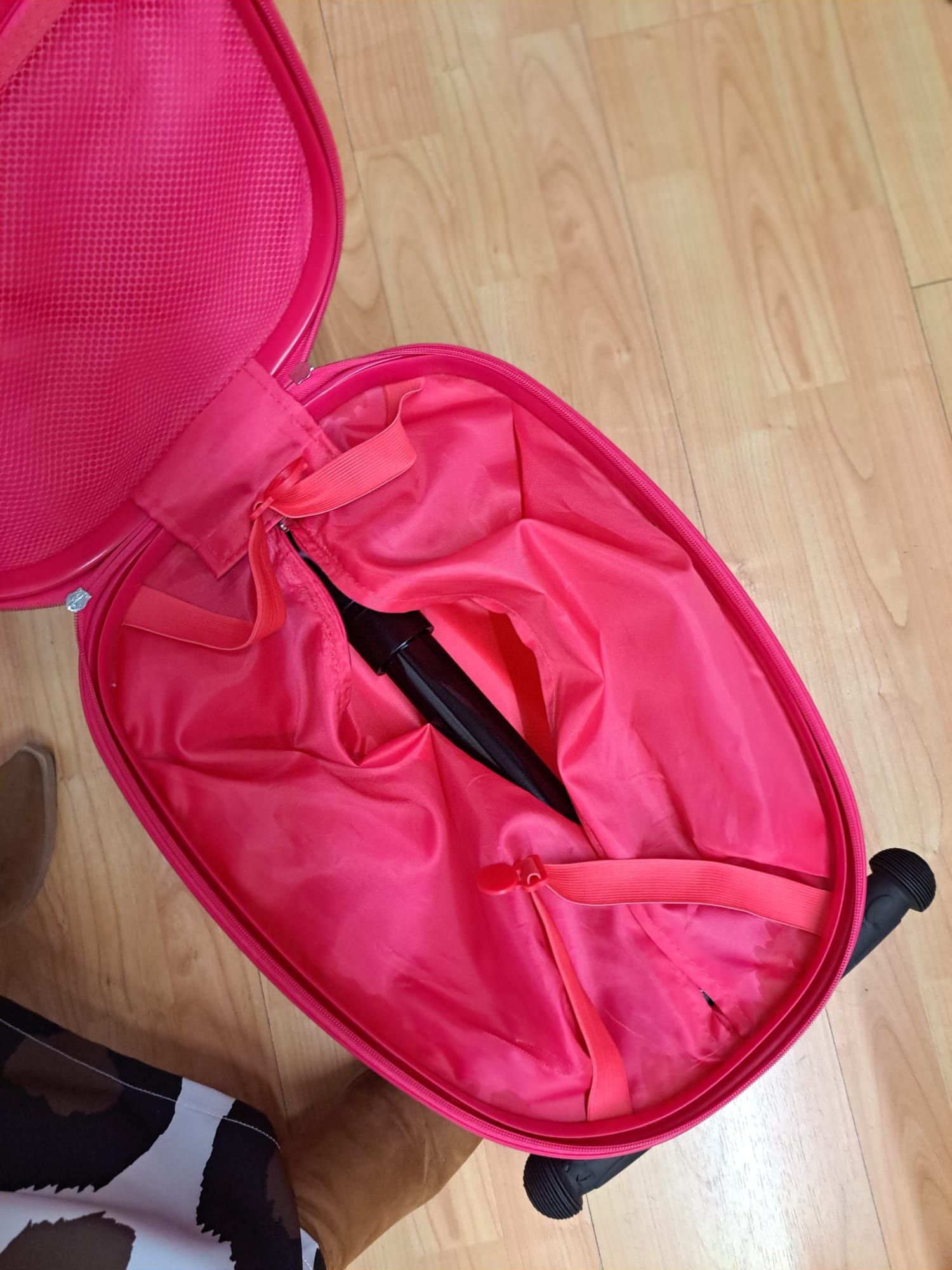 Mala de viagem com trotinete para menina