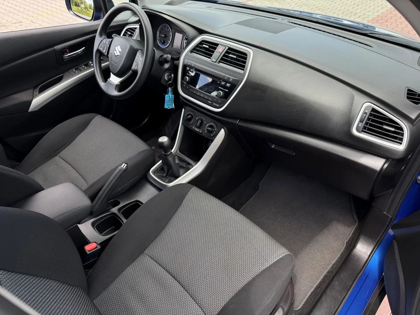 Suzuki SX4 S-Cross lekko uszkodzony z Belgii