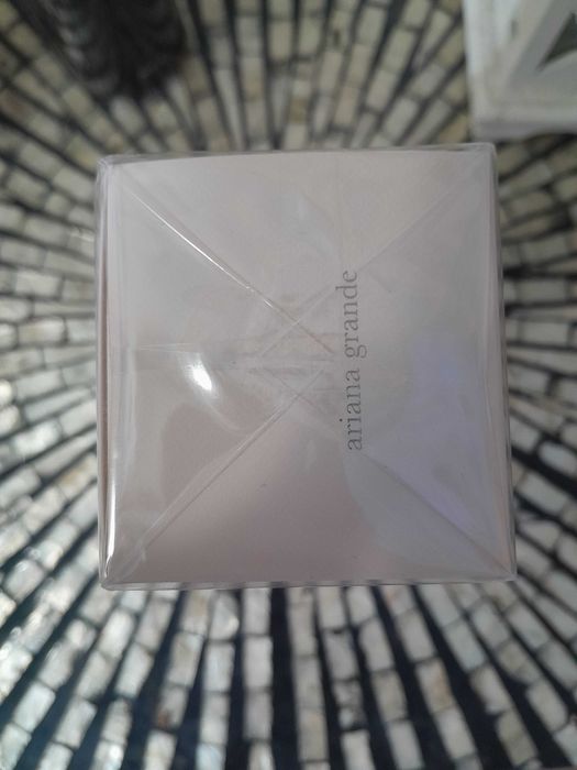 Ariana grande love notes vanilla suede perfume