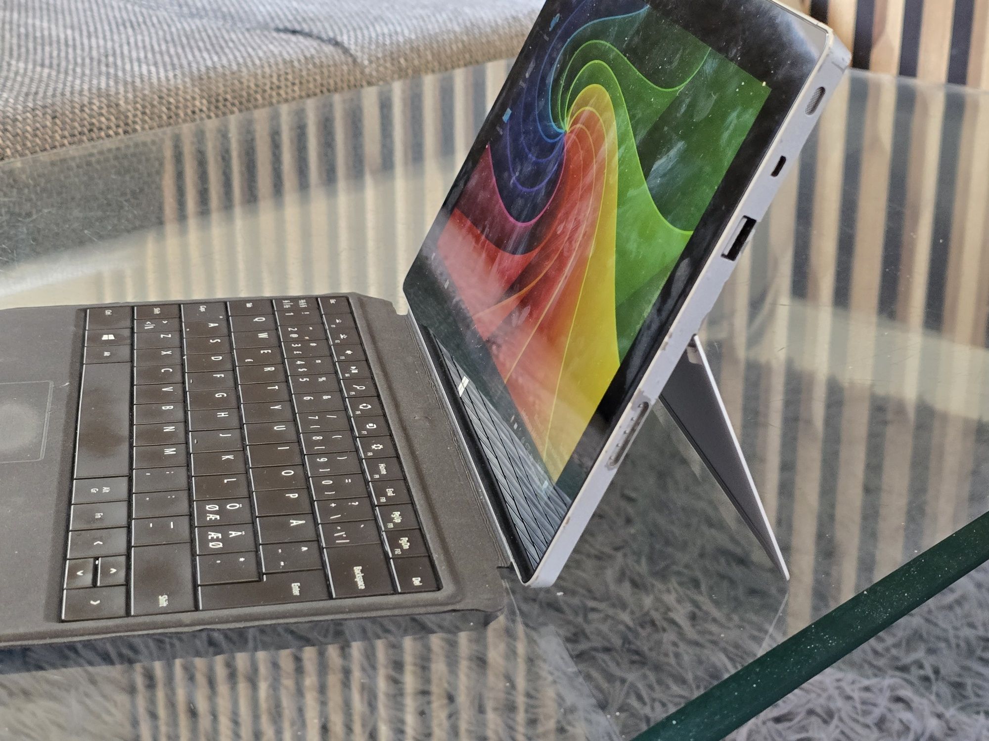 Laptop tablet Microsoft Surface 10' 100% Sprawny Windows 10