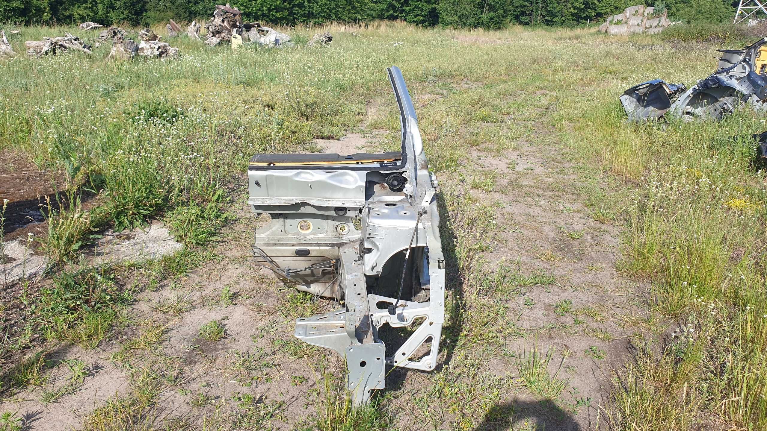 Renault Fluence lift lewa podłużnica próg lewy kolor ted 69