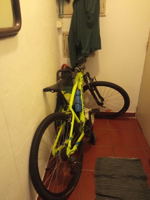 Bicicleta com pouco uso