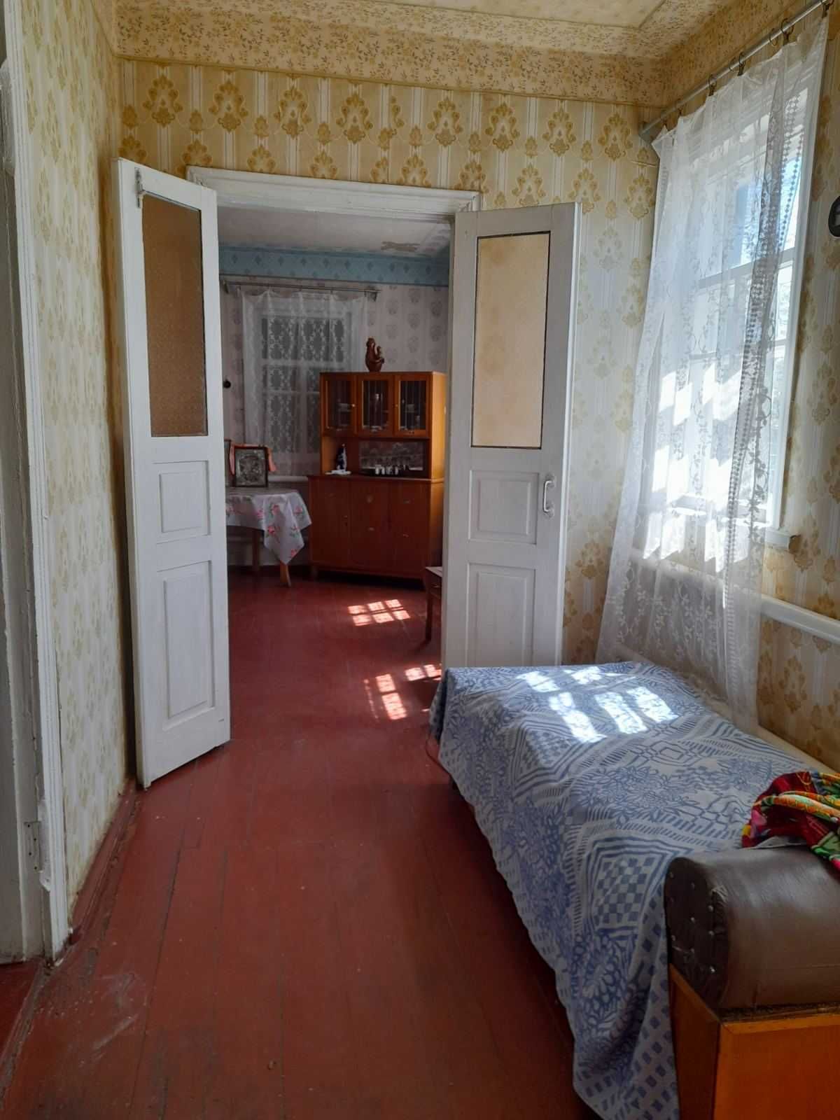 Продам приватний будинок в с. Степанки Черкаського р-ну (30 соток)