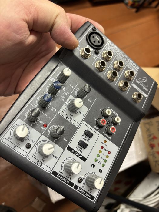 Микшер для блогеров Xenyx 502 Behringer