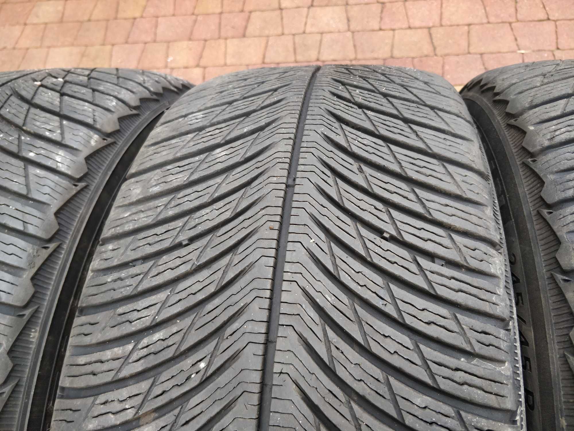 3299. Opony zimowe 245/45/18 Michelin 6/7mm cena za 4szt