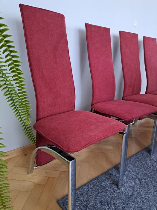 4 bordowe krzesła