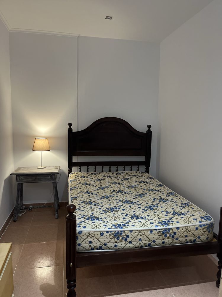 Alugo quarto individual