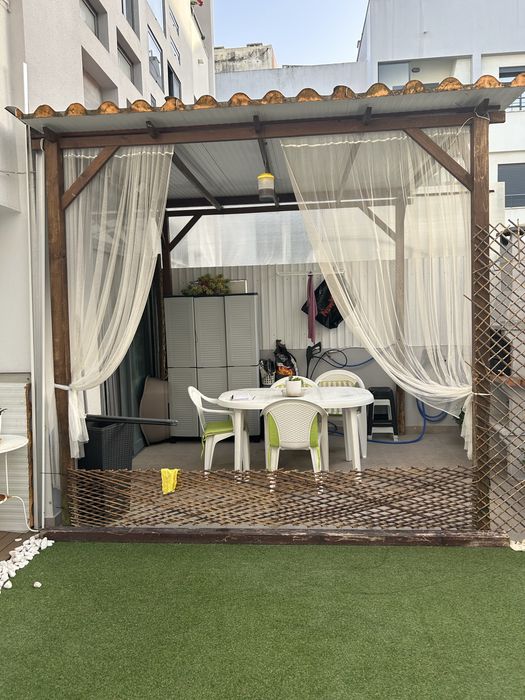 Pérgula com telheiro