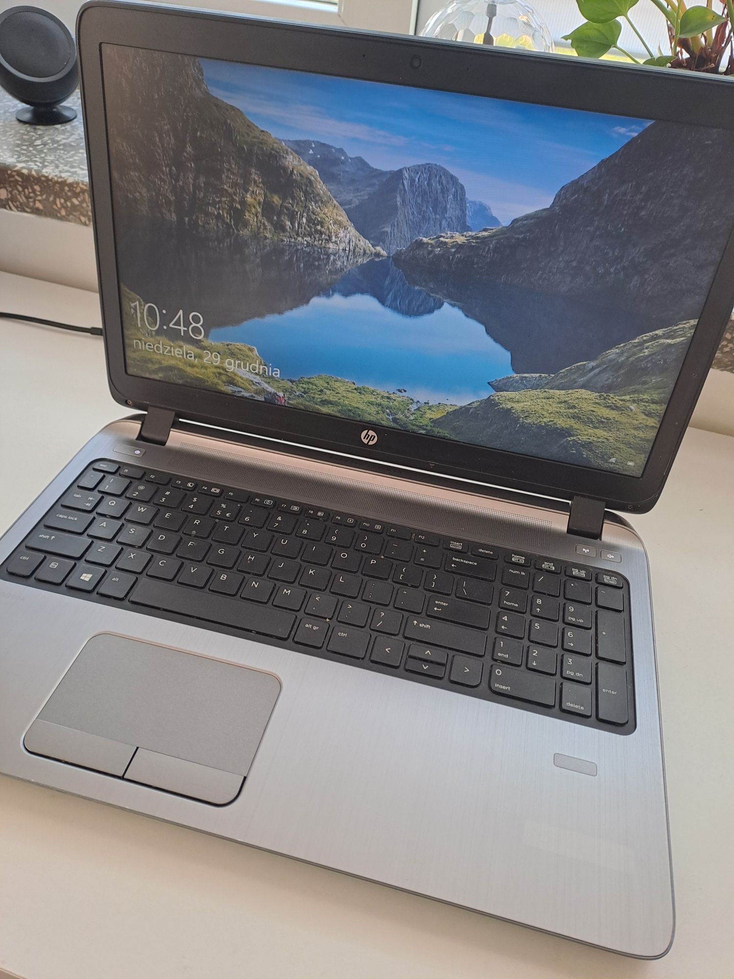 Laptop komputer HP i5 8GB RAM
