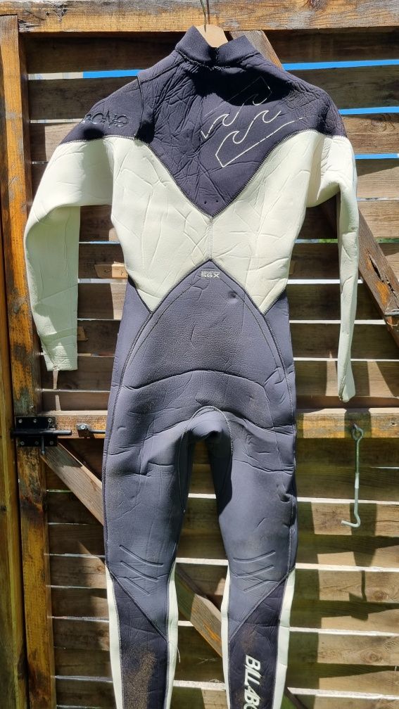 Vendo wetsuit usados e reparados prontos para usar.