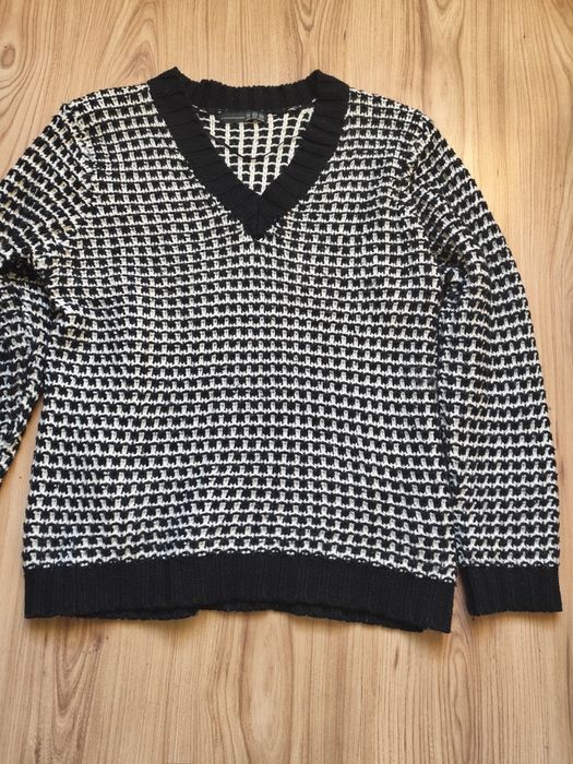 Sweter czarno-biały damski