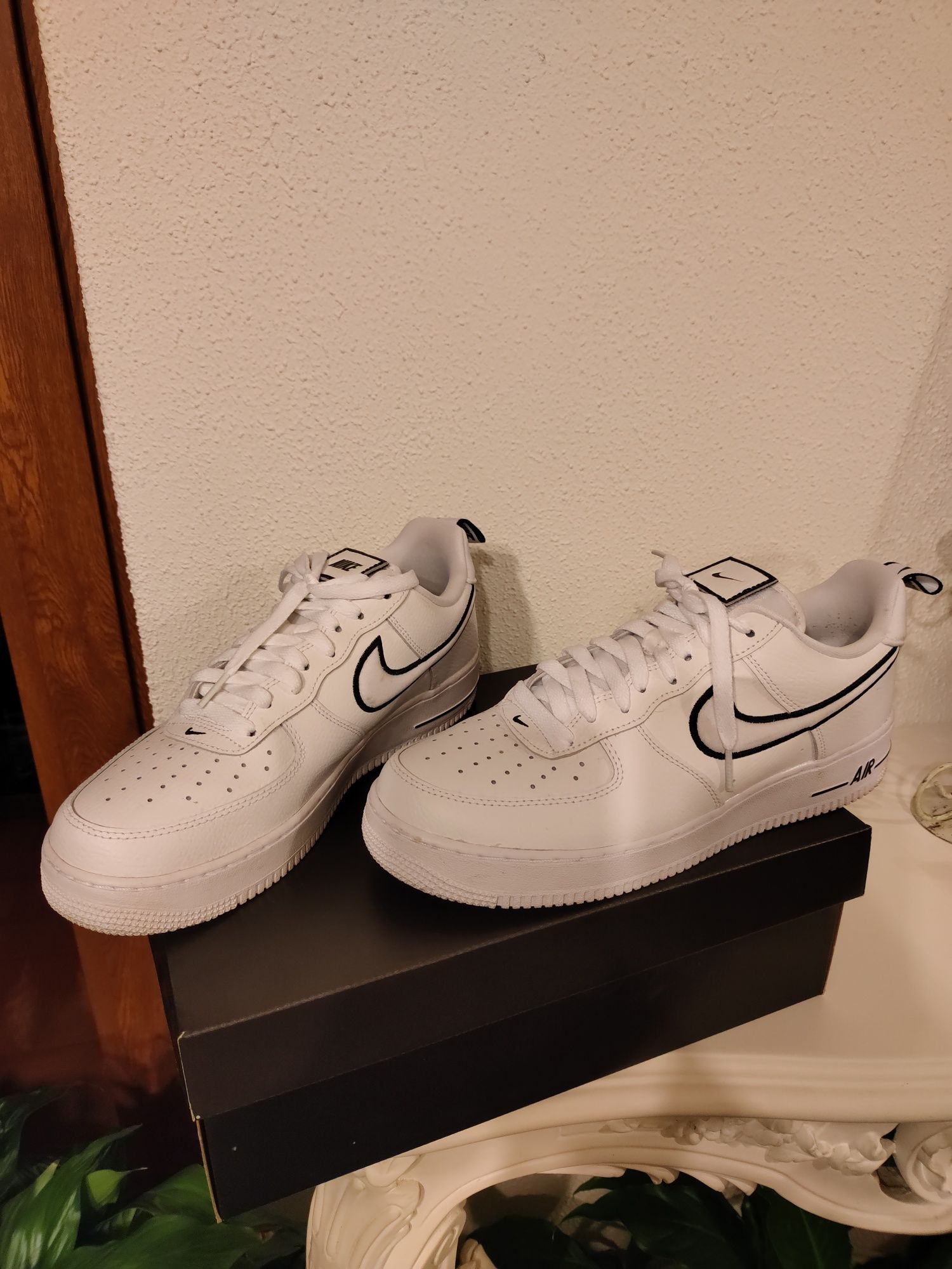 Sapatilhas Nike Air Force 1 Coleção - Tamanho 43 (Novas)