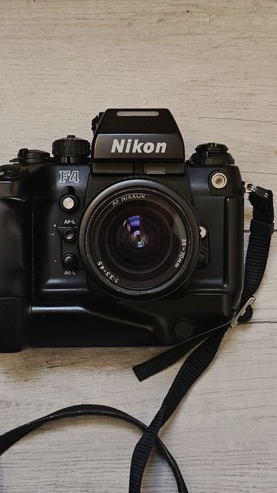 Nikon f4 plus obiektyw super stan