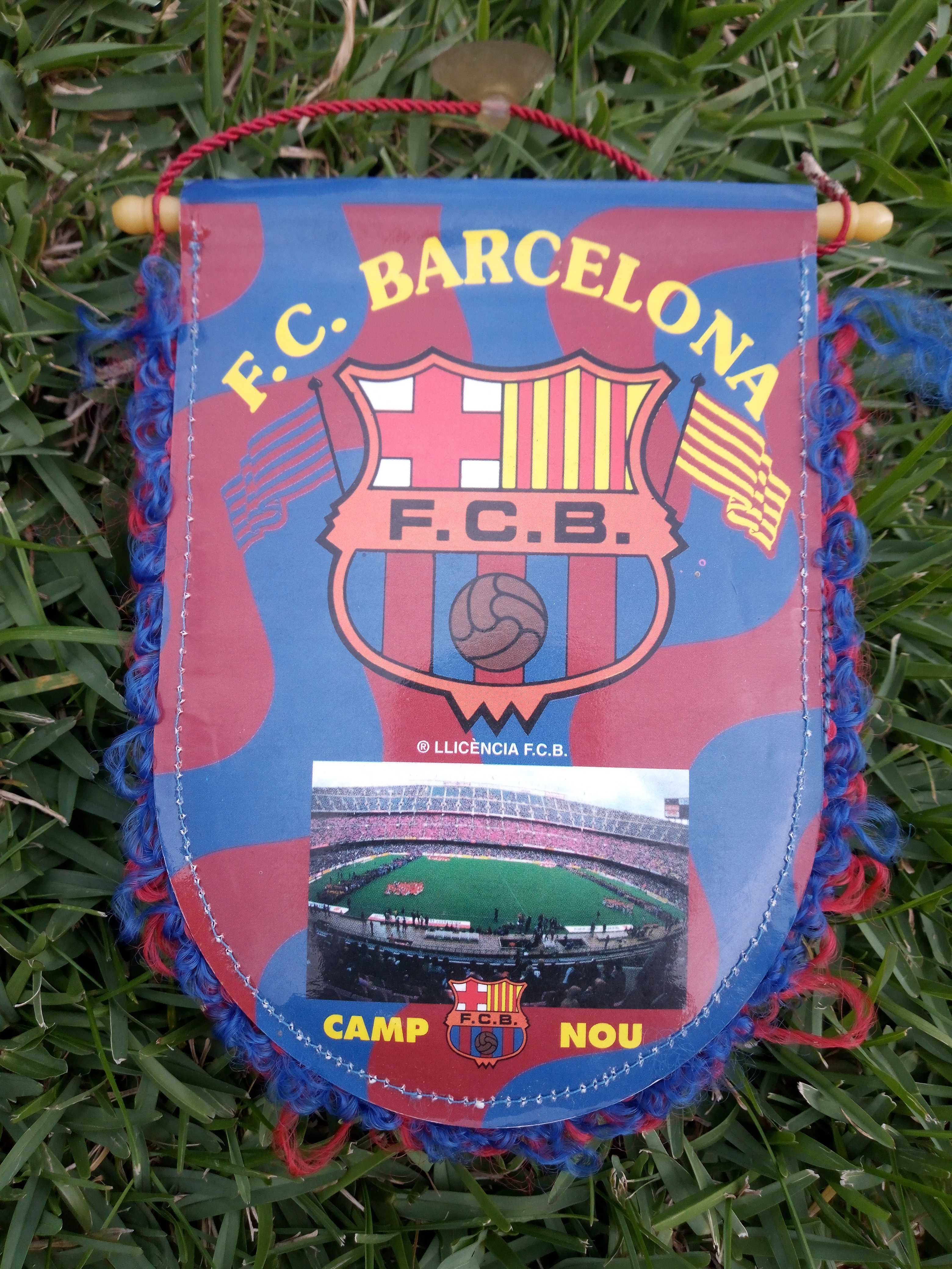 Galhardete do F.C. Barcelona com foto de Vítor Baía
