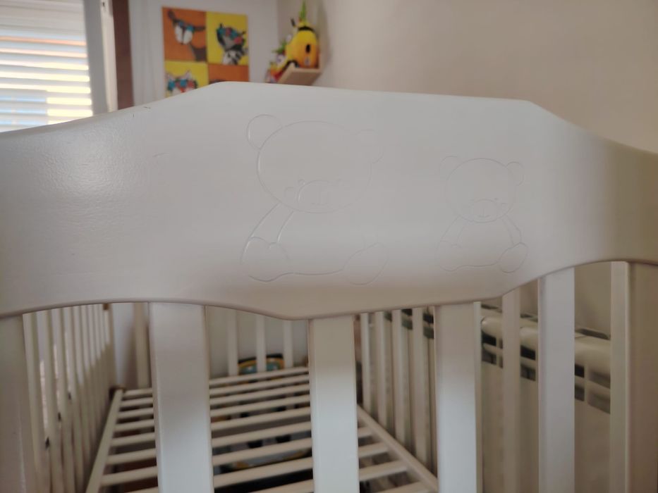 Berço/cama de grades com colchão
