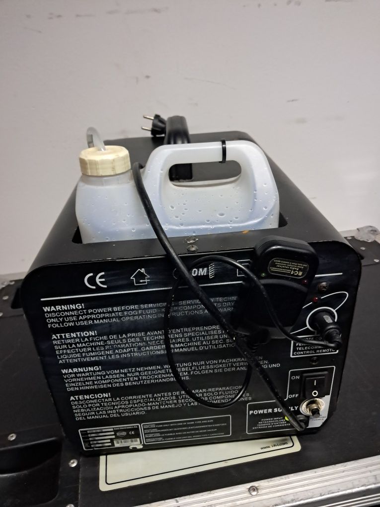 Máquina de fumo com comando