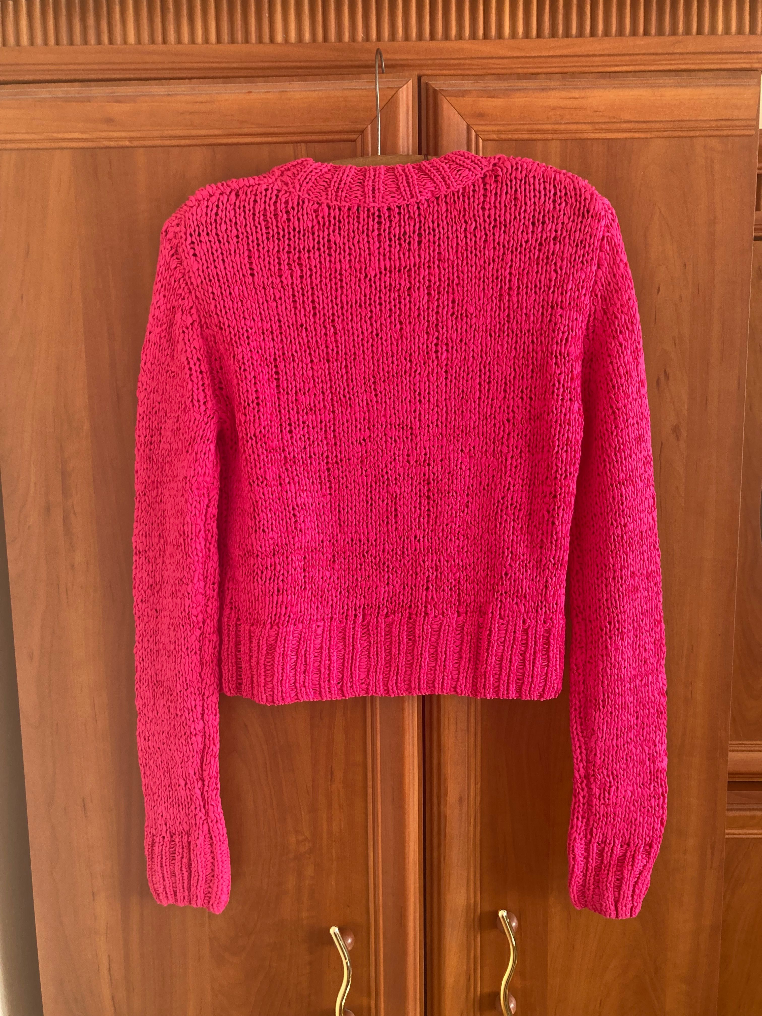 Sweter w neonowy różowym kolorze Zara roz. L