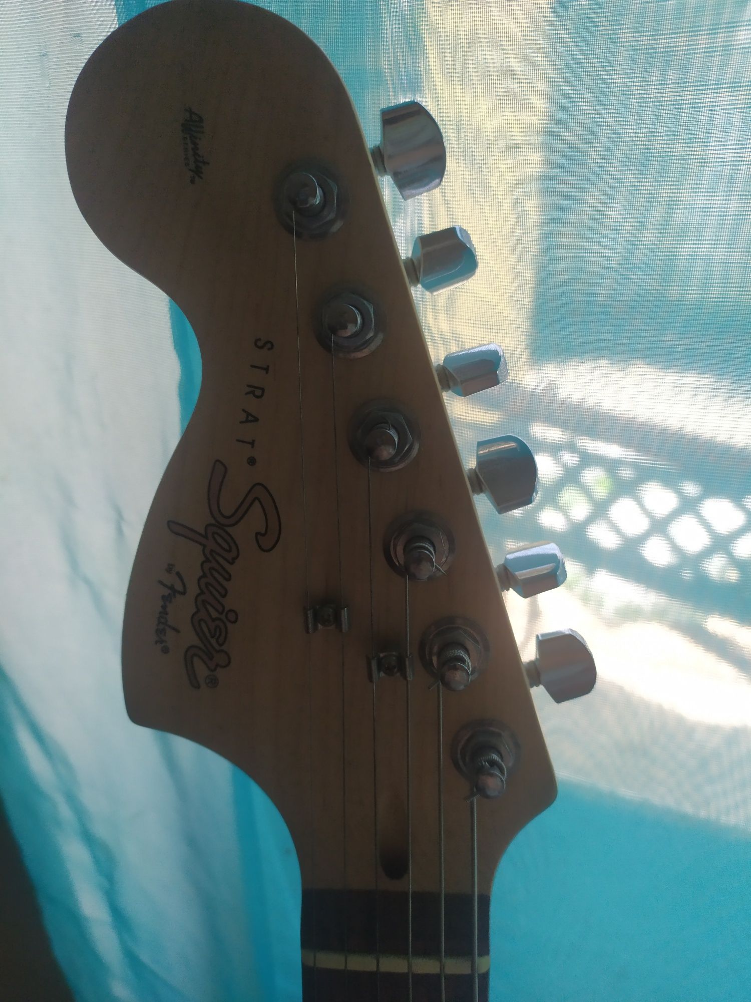 Squier Affinity Stratocaster Canhoto