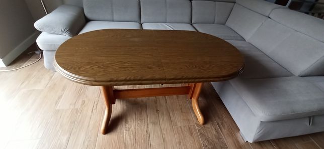 Drewniany stół rozkładany