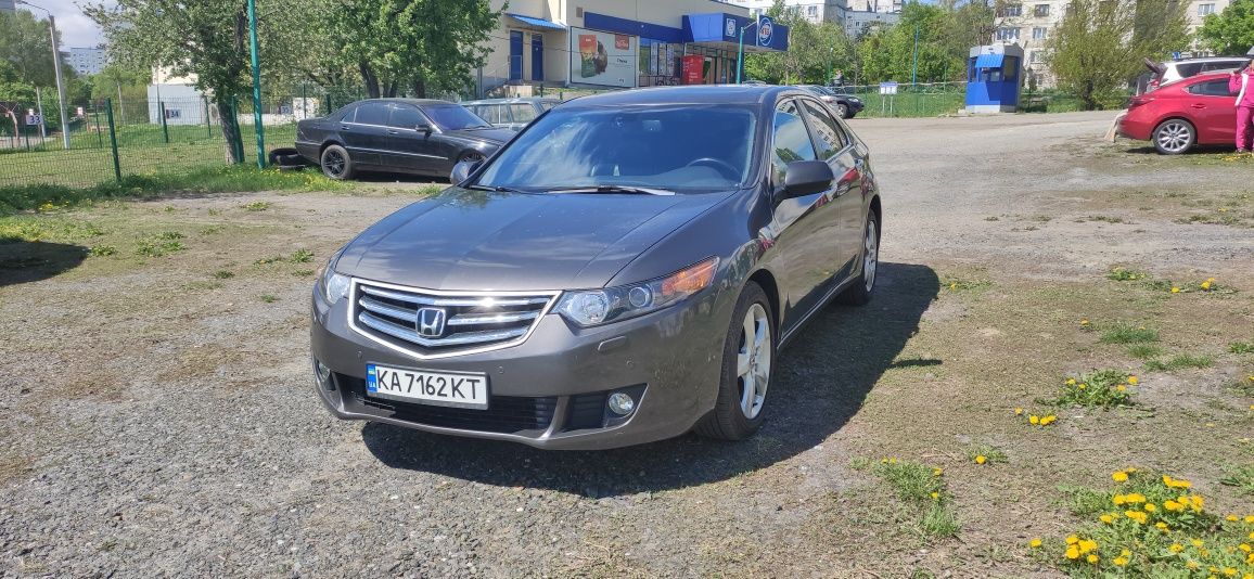 Продам Honda accord 2010 г. 2.0 газ/бензин