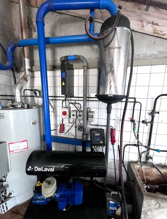 Pompa próżniowa DVP 900 marki DeLaval / Alfa Laval do dojarki / hali