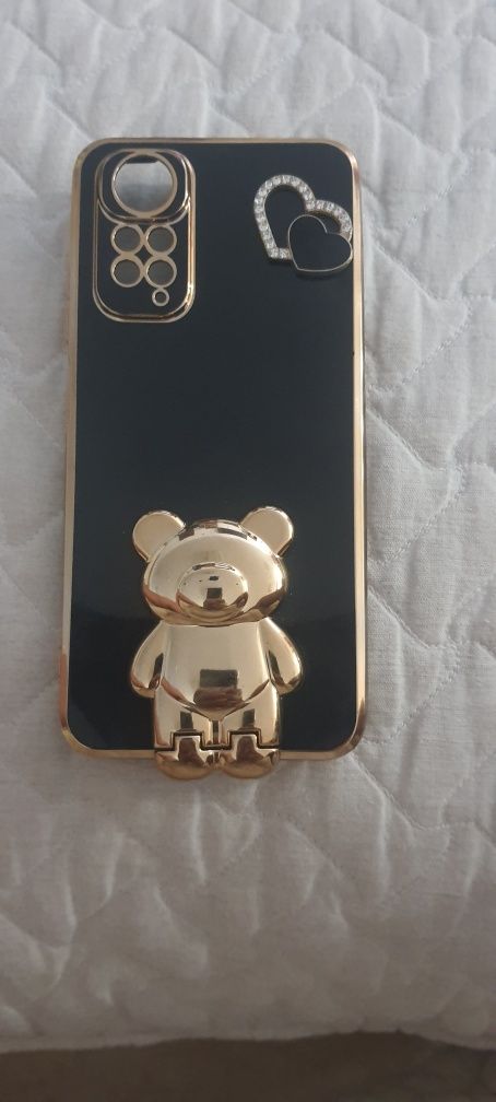 Capa Luxo com Suporte Ursinho Dourado – Xiaomi Redmi Note 11