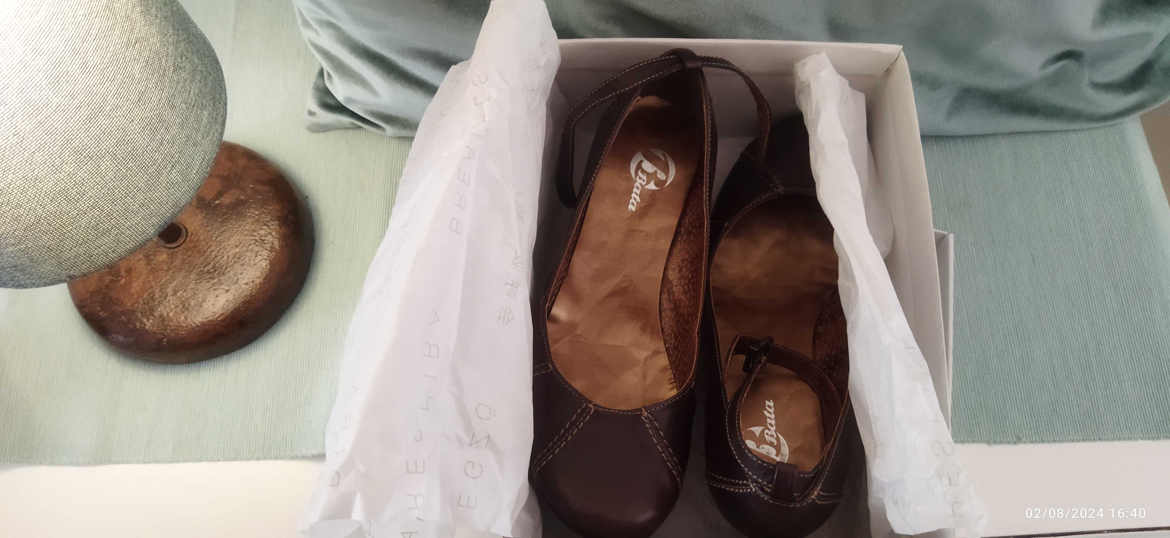Sapatos Bata novos, número 37