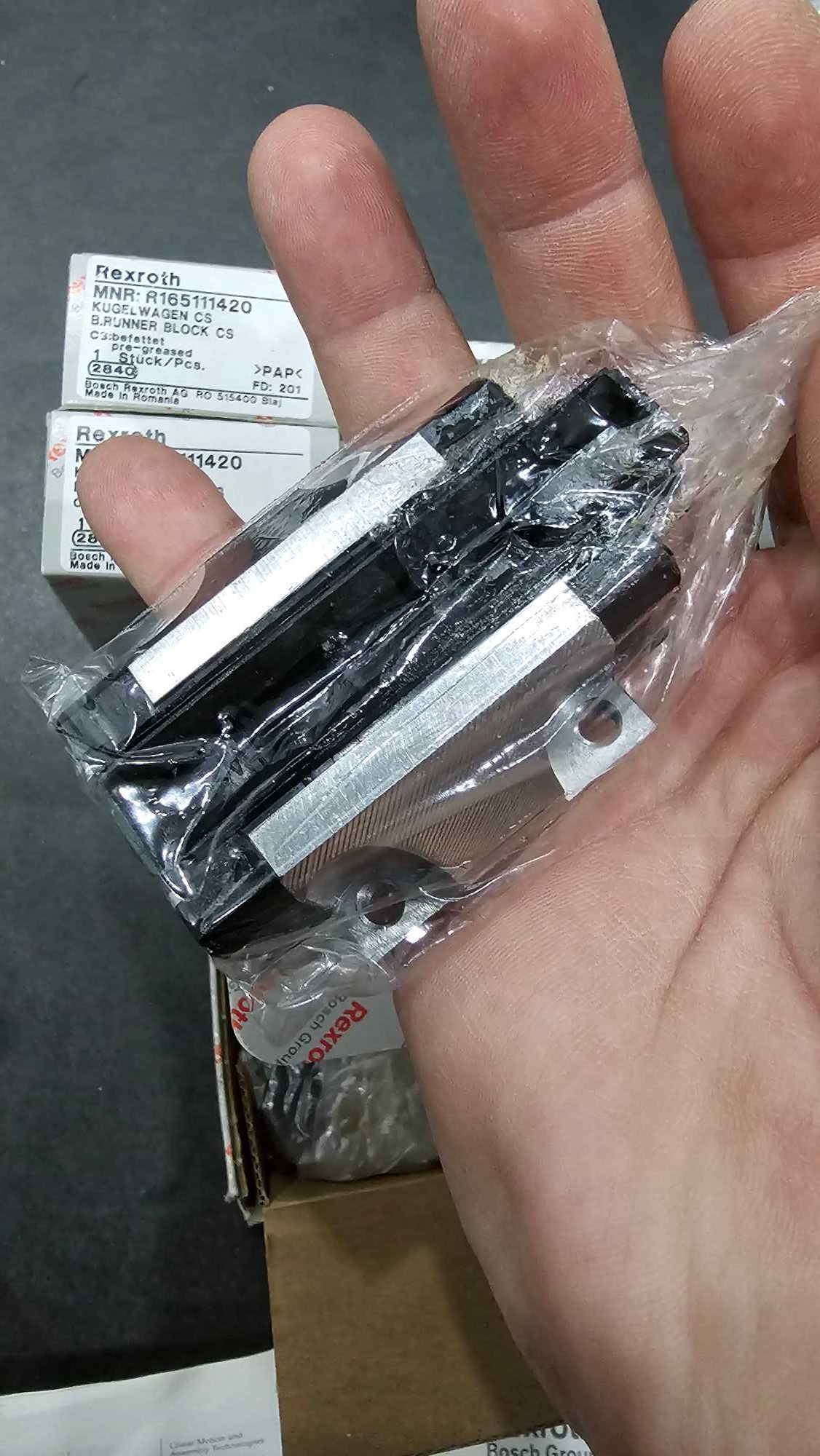Guias + patins lineares de alta precisão REXROTH (Grupo BOSCH)