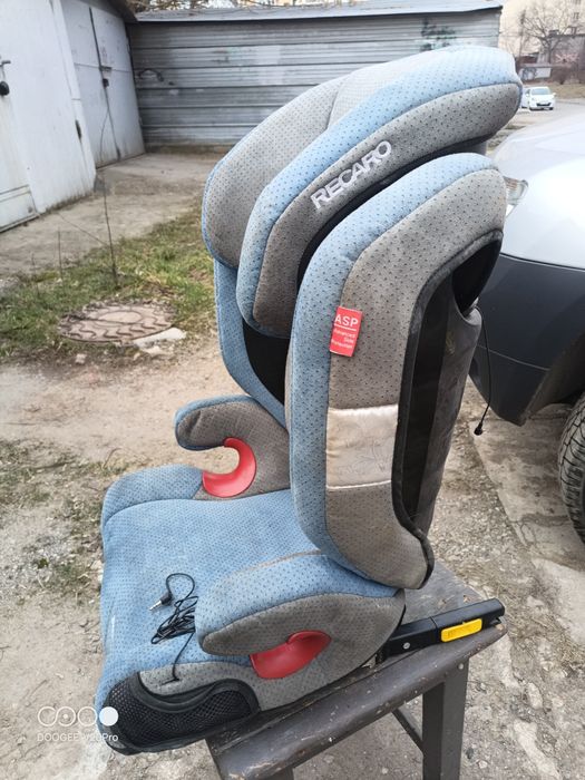 Продам дитяче крісло RECARO  б/в