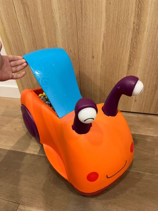 B.TOYS jeździk żuczek BUGGLY WUGGLY
