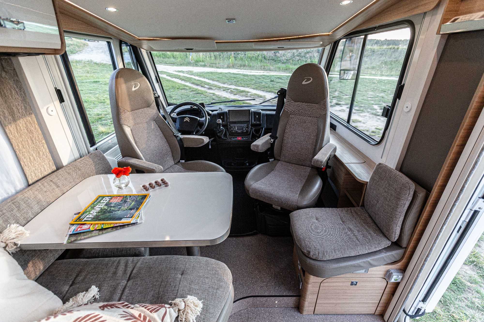 Kampery wypożyczalnia Detheffs Globebus INTEGRA wynajem kamperów
