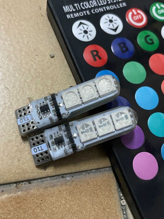 Lâmpada LED T10 w5w RGB Colorida com Comando à Prova de Água