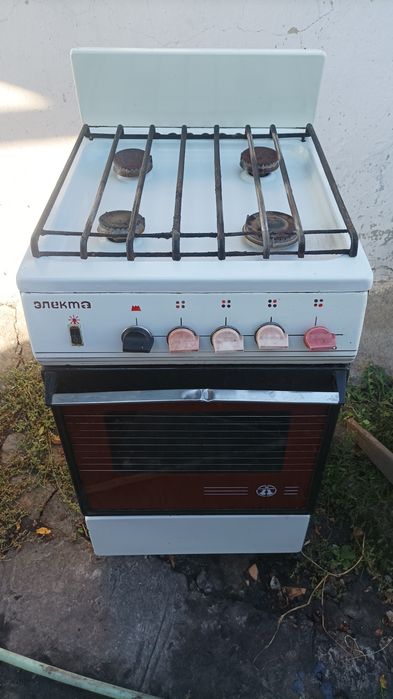 Продаю газовую плиту Электа