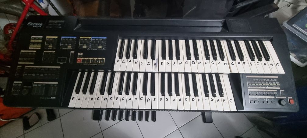 Yamaha Electone HC-4