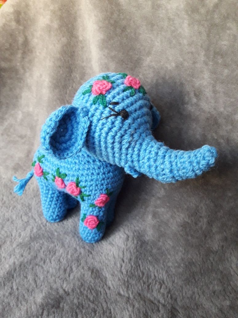 Słoń,słonik na szydełku rękodzieło artystyczne zabawka Eko handmade