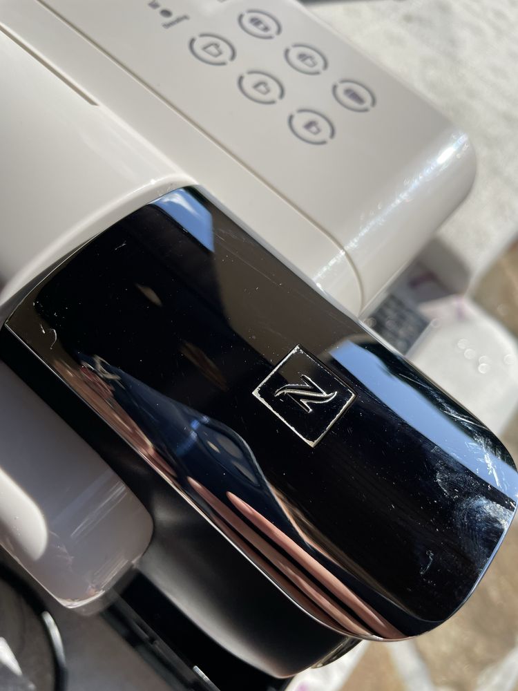 Ekspres Nespresso DeLonghi na kapsulki