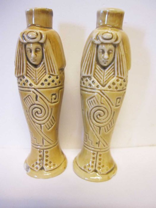 2  pequenas antigas jarras em porcelana alemã-marcadas