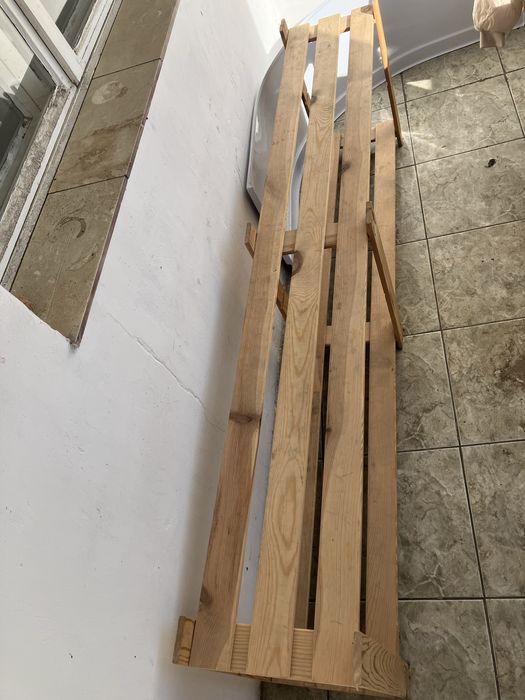 regał z półkami na buty