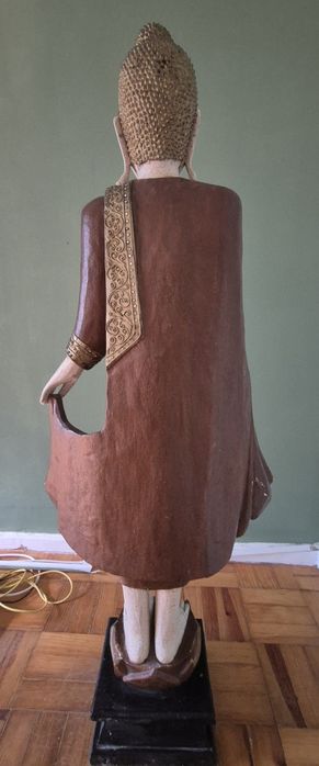 Conjunto de Estátuas Decorativas Orientais em Madeira