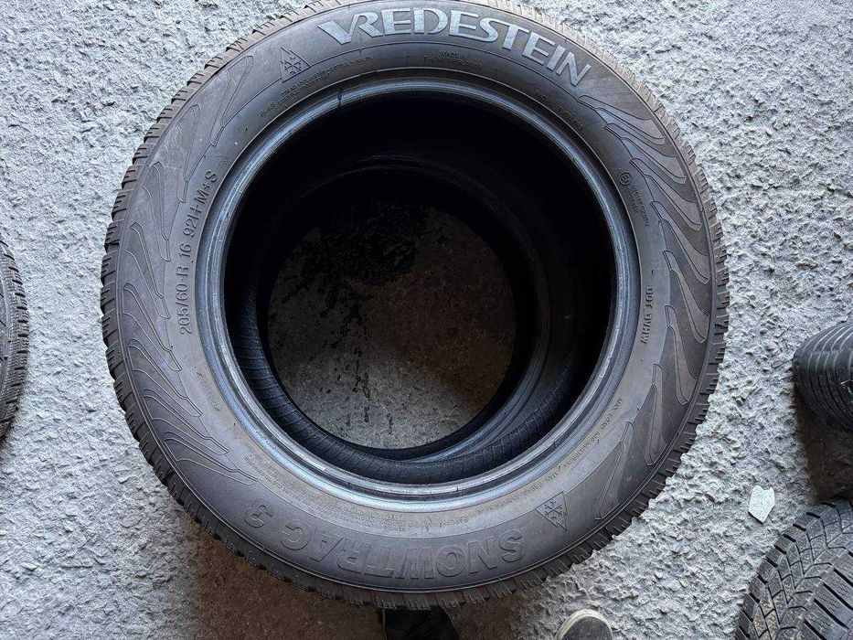 Шини зима 205/60/R16 Vredestein Snowtrac 3