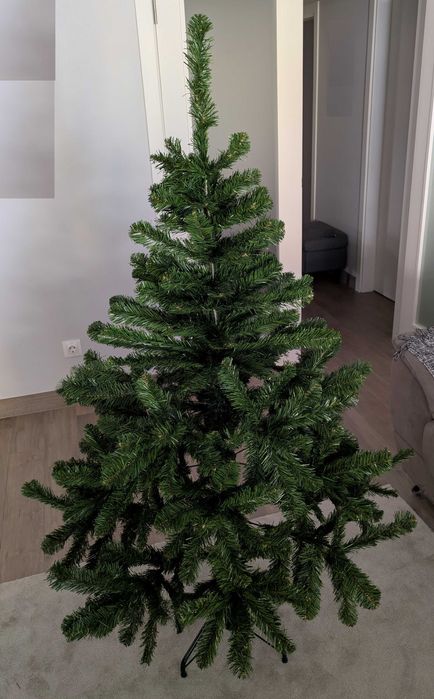 Árvore de Natal Usada Em Bom Estado [A=1,60 m, L=1,00m]